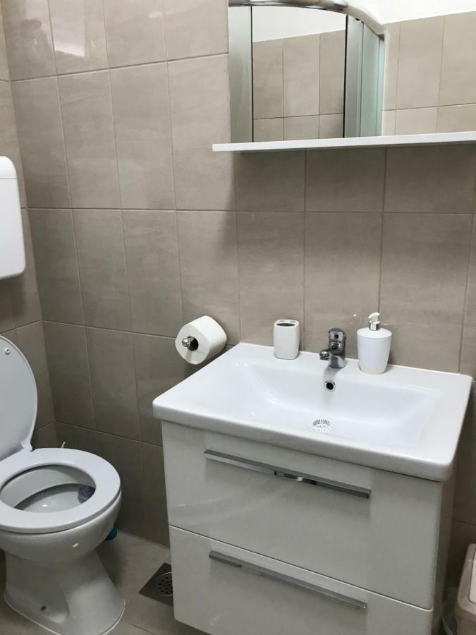 Apartman Mirjana With Terrace And Free Parking Donji Okrug  Exterior photo