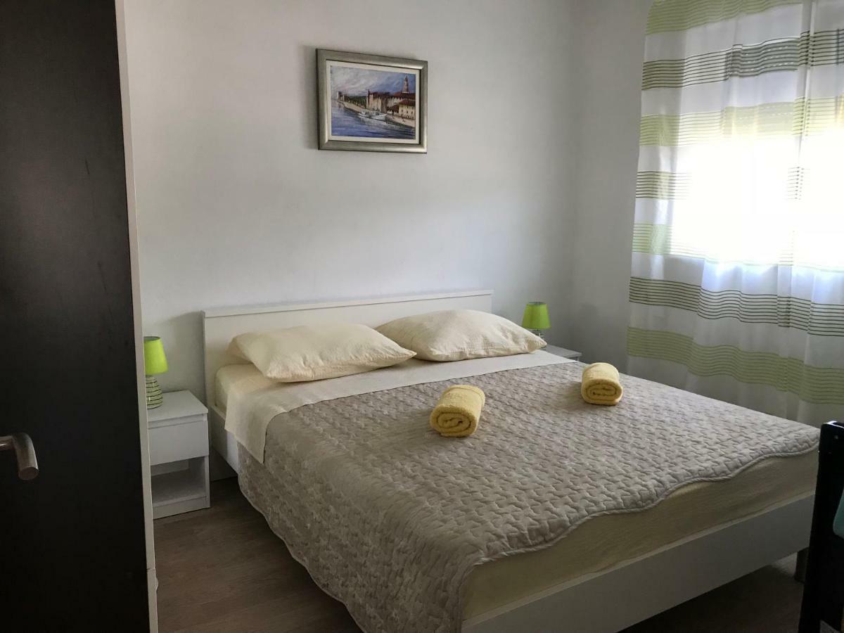 Apartman Mirjana With Terrace And Free Parking Donji Okrug  Exterior photo