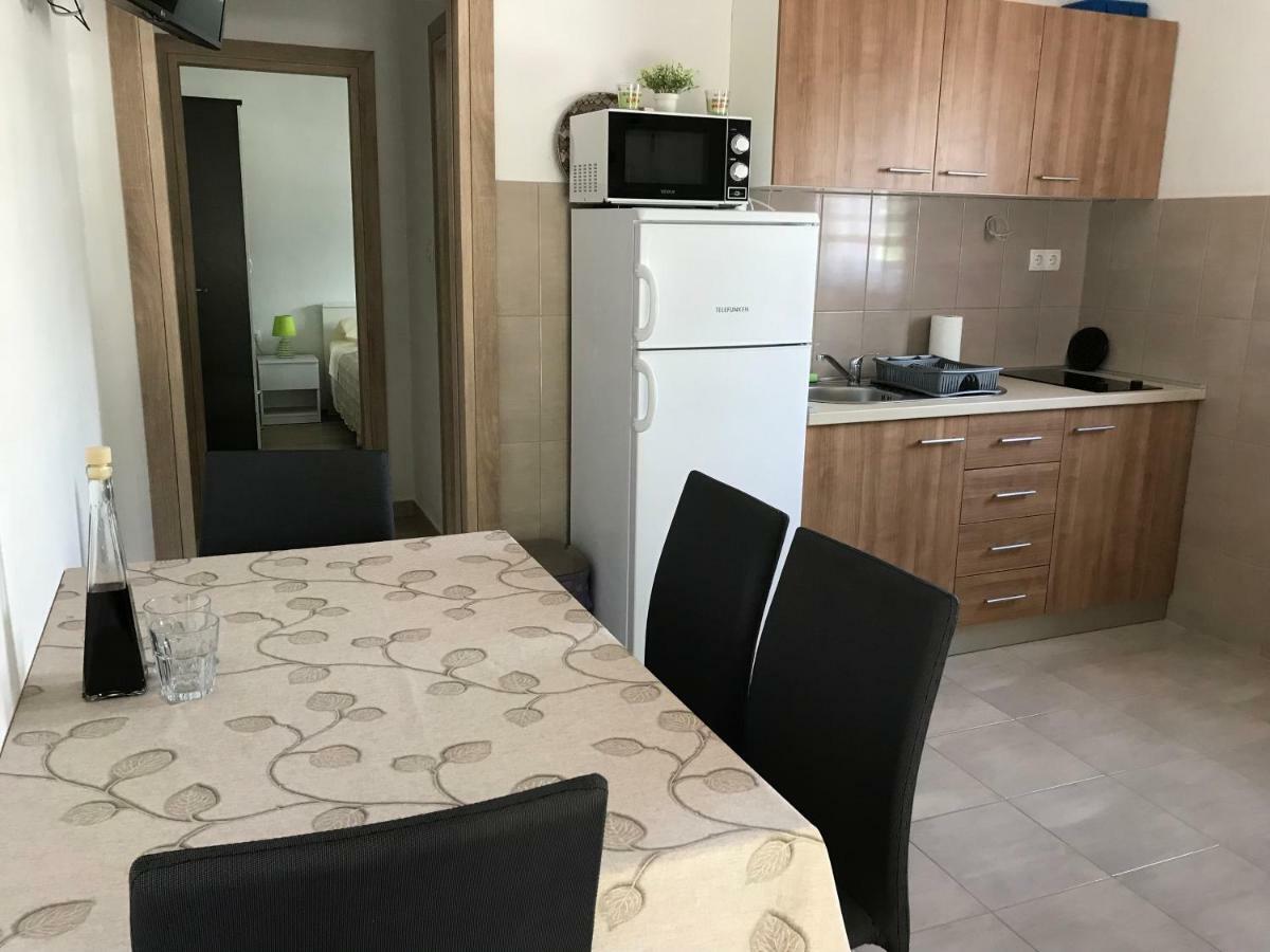 Apartman Mirjana With Terrace And Free Parking Donji Okrug  Exterior photo