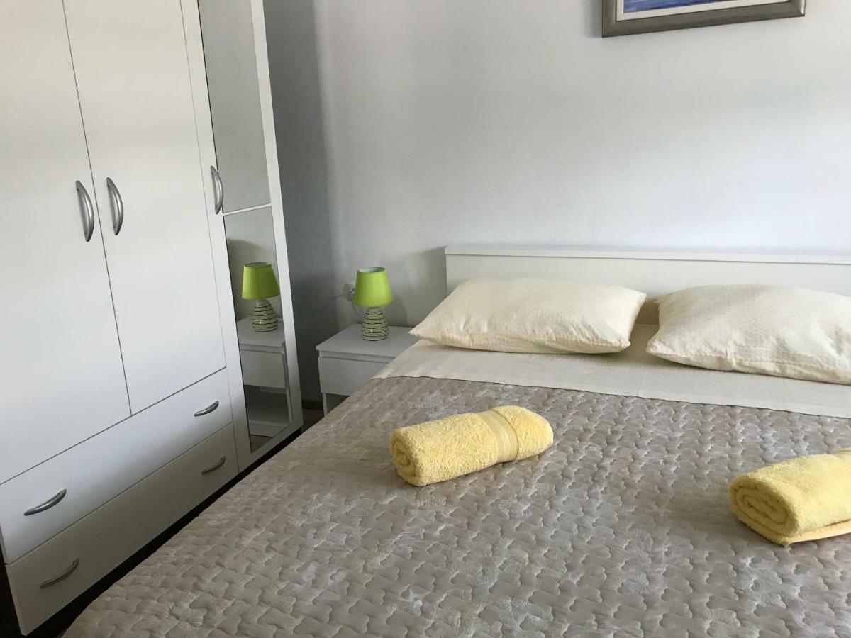 Apartman Mirjana With Terrace And Free Parking Donji Okrug  Exterior photo